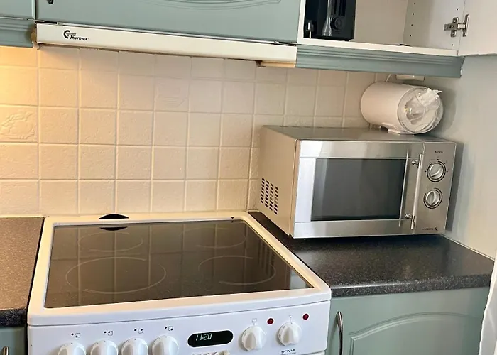 Sentral Og Fargerik Bygardsleilighet *