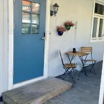 Apartman Sentral Og Fargerik Bygardsleilighet